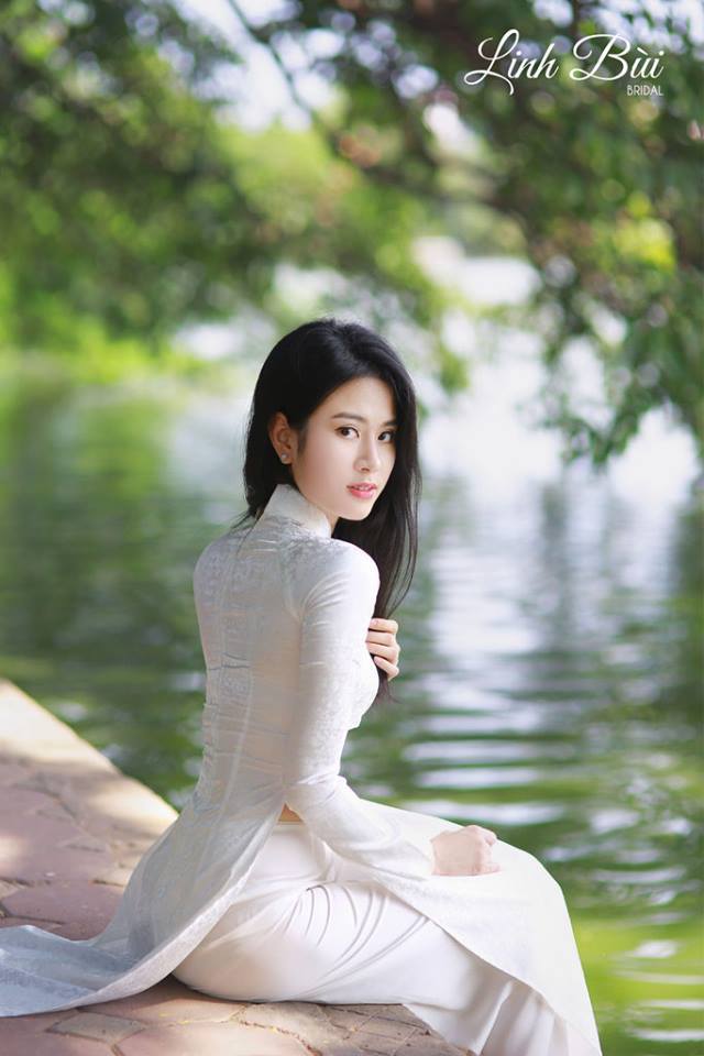 美女扒開腿男人爽桶