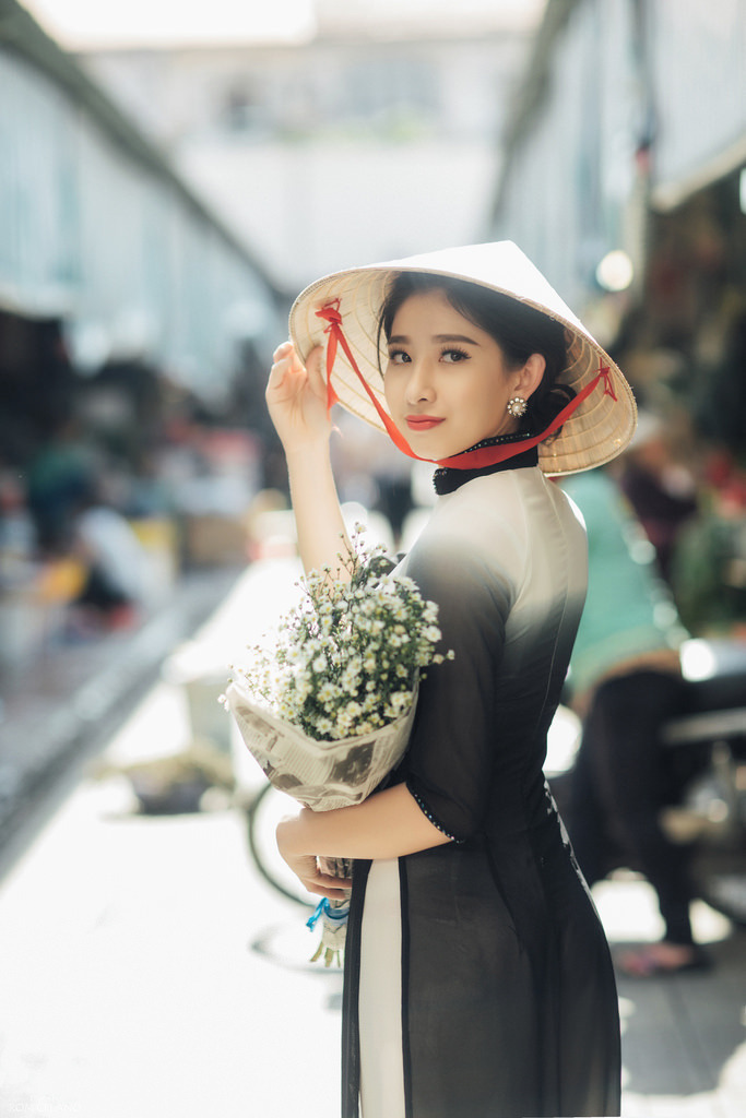 女警被各種刑具調(diào)教高潮