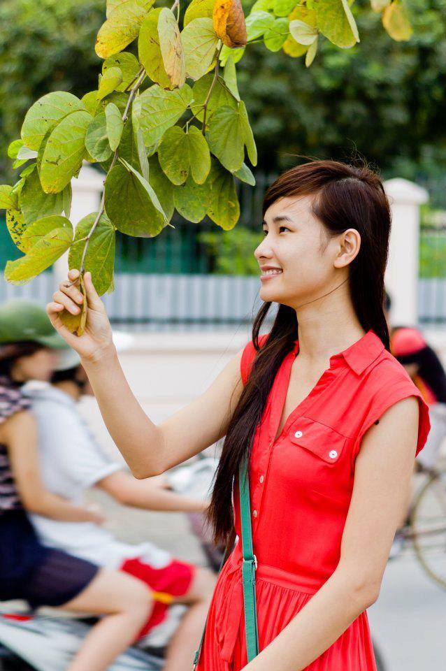 用牙齒輕吸咬小豆