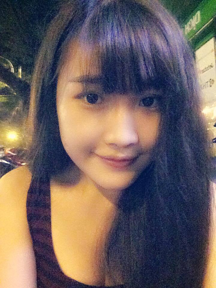 ?；摿藘?nèi)褲打開腿讓人的桶